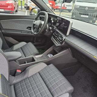 🚗 Renault 4 – interiér, který vás překvapí Nový Renault 4 přináší svěží pohled na to, jak má vypadat interiér městského...